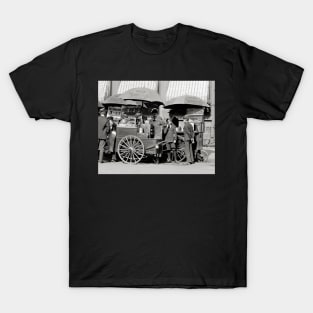 New York City Lunch Carts, 1906. Vintage Photo T-Shirt